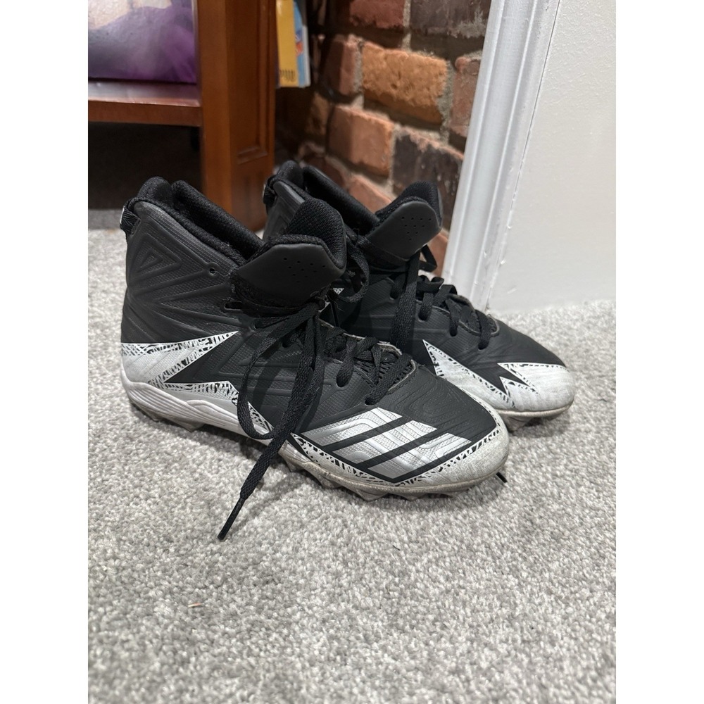 ADIDAS Boys Size 3 1/2 Football‎ Cleats White Black  Freak High